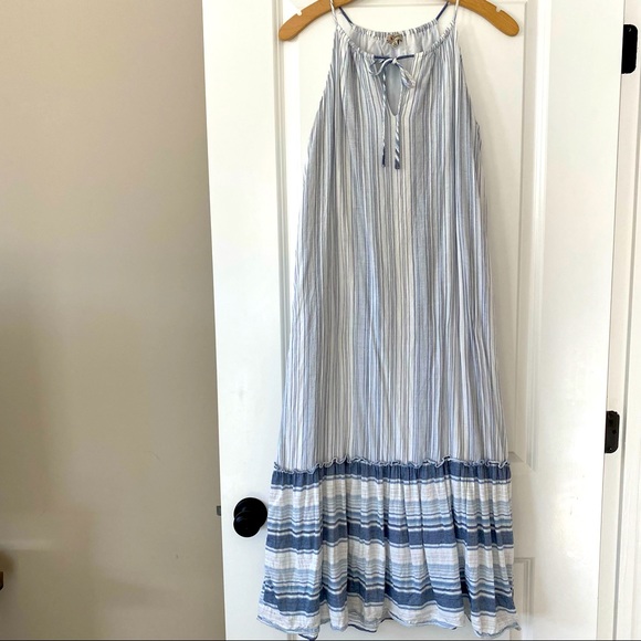 Cremieux Jamie Striped Maxi Dress w Ruffle Hem in Navy & Ivory/White - Picture 1 of 12